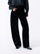 ADFW26040 HQ-2026-09-22-R2 image 1/8 – Amy Trousers Black Sapphire